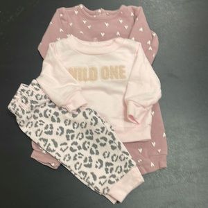 2 sets bundle. Both 0-3 months